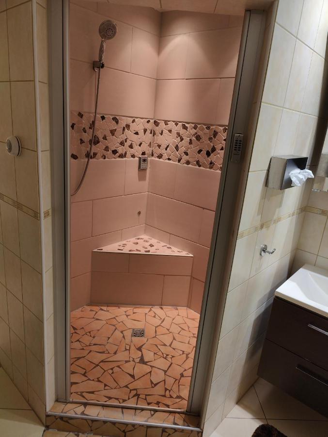 Komfort Ferienwohnung Biene Saarbrücken Exterior foto